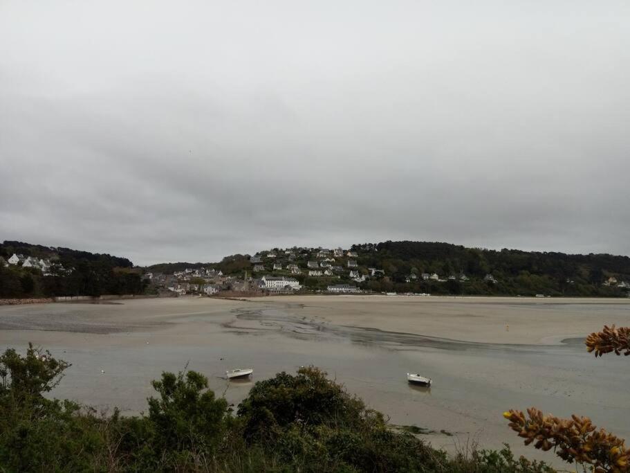 Appartement A 50M De La Plage Saint-Michel-en-Grève Extérieur photo